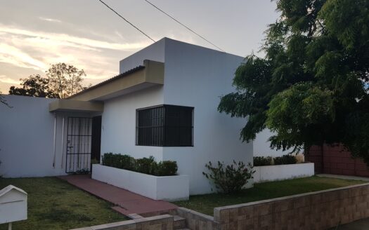 Renta y venta de casa en Residencial Villa Lindora
